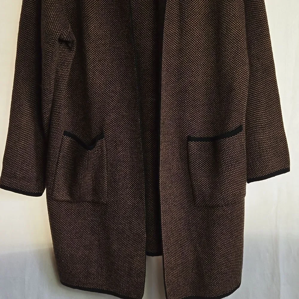 🖤5/$20🖤 Cozy Knit Hooded Cardigan in Brown and Black - Picture 2 of 11